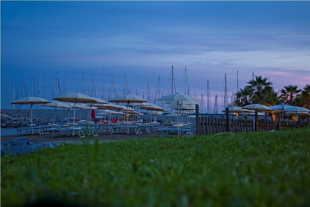 Aregai Marina Hotel&Residence Santo Stefano al Mare Exterior foto