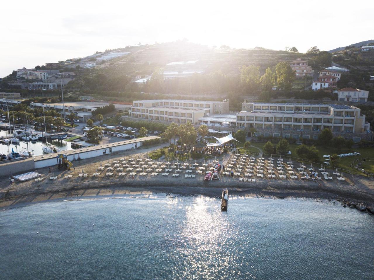 Aregai Marina Hotel&Residence Santo Stefano al Mare Exterior foto